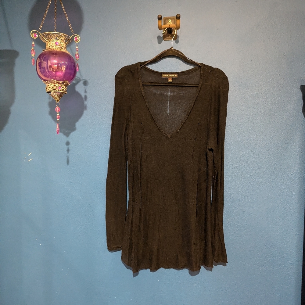 Rock & Republic Black Distressed Long Sleeve V-Neck Top